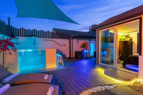 Luxury Downtown Home With SPA